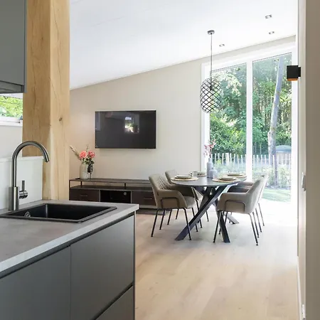 Forest Veluwe With Private Hottub & Incl Wood! Chalet Putten