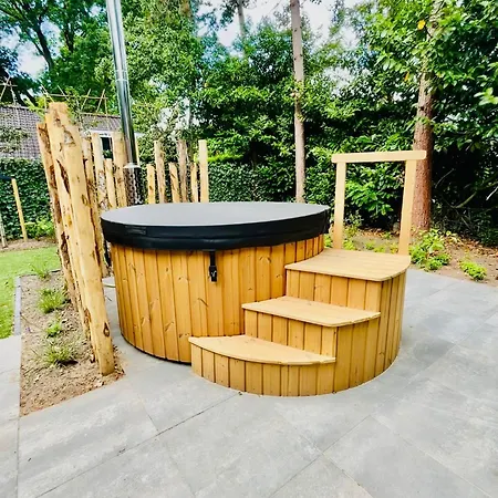 Chalet Forest Veluwe With Private Hottub & Incl Wood! Putten